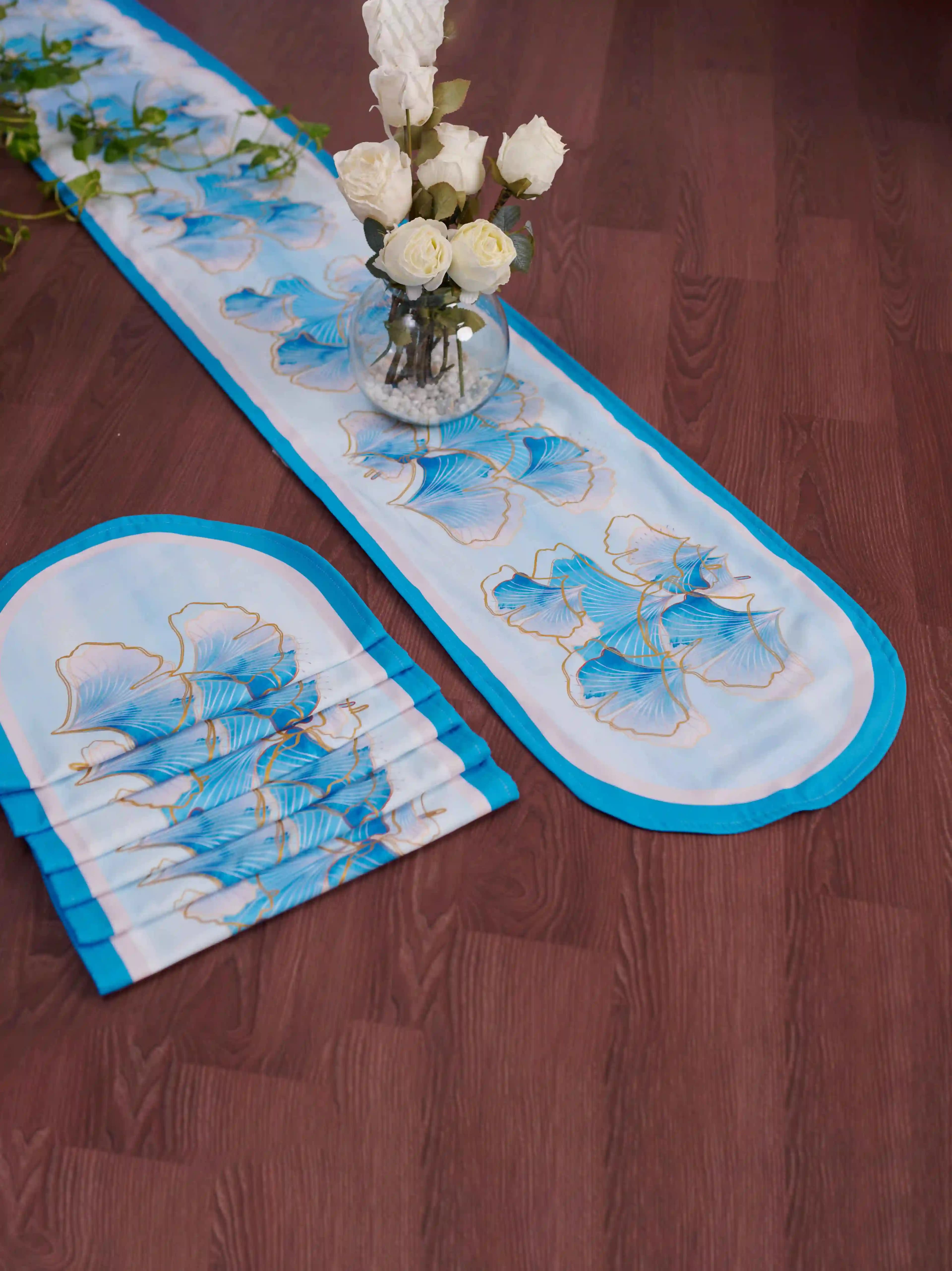 Aqua blue shade~Table Runner Set